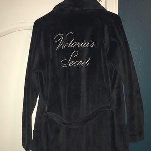 NWT Victoria’s Secret Black Plush Robe